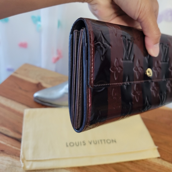 Auth Louis Vuitton Vernis Rayures Wallet Limited Edition Valentines Day 2012 - Picture 5 of 16